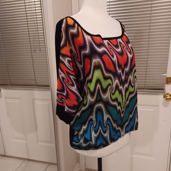 $4 Add-on Colourful Batwing Top - Size Medium - Picture 2 of 6
